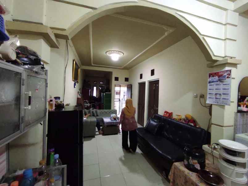 dijual rumah griya gundala