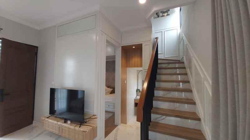 dijual rumah harapan indah