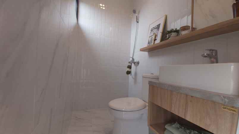 dijual rumah harapan indah