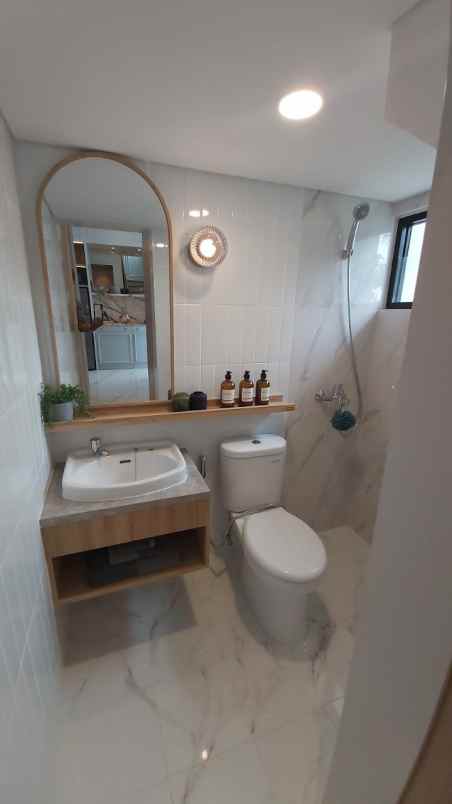 dijual rumah harapan indah