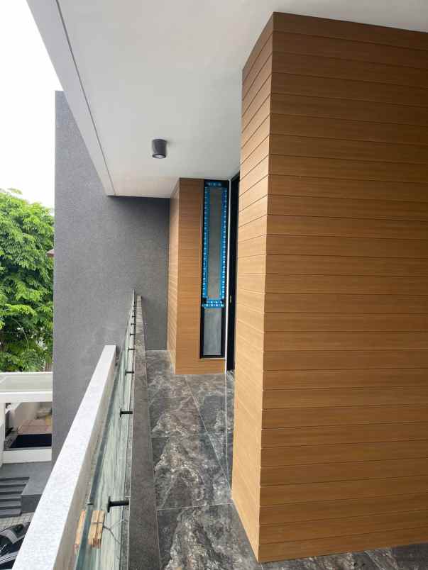 dijual rumah imperial golf pakuwon indah