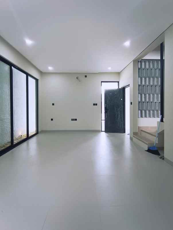 dijual rumah jagakarsa