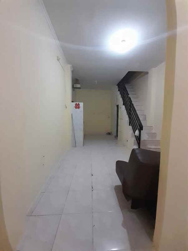 dijual rumah jalan angke indah