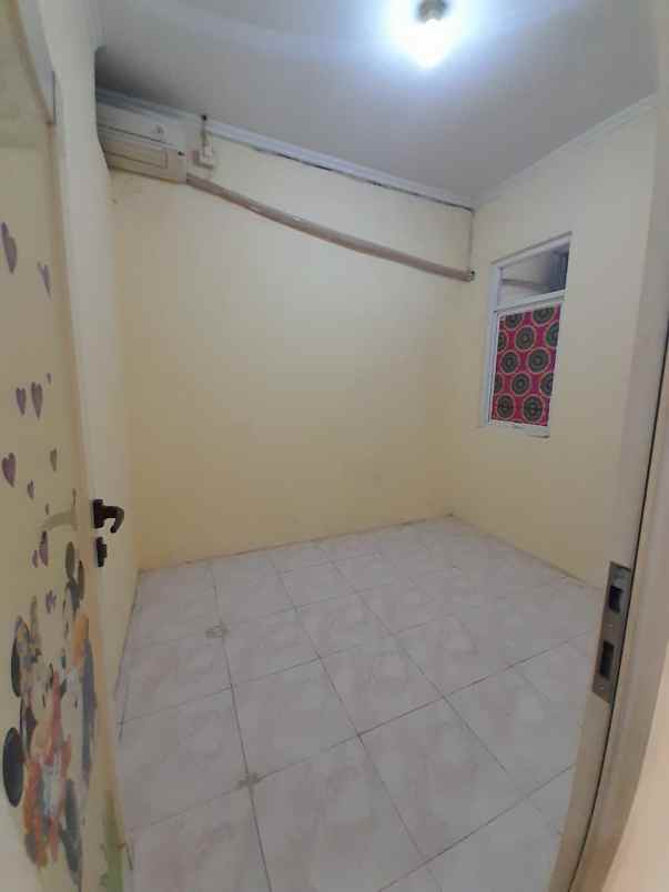 dijual rumah jalan angke indah