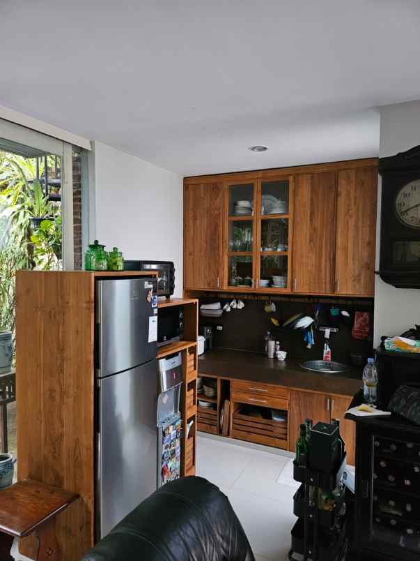 dijual rumah jalan citraland utama