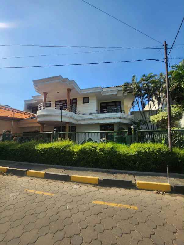 dijual rumah jalan darmo harapan