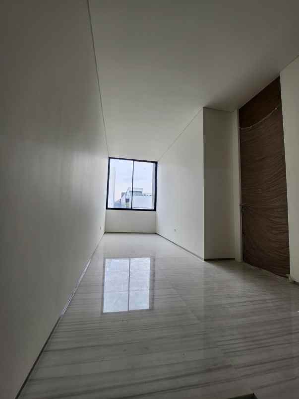 dijual rumah jalan dian istana