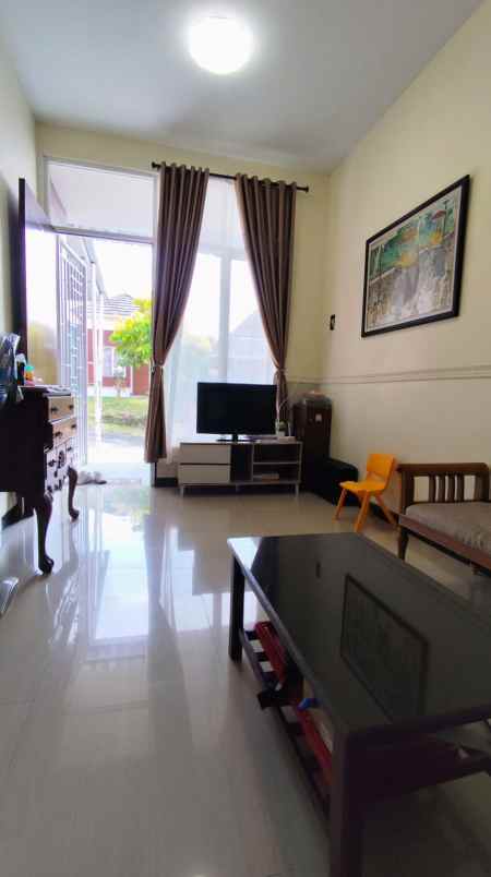 dijual rumah jalan elang raya