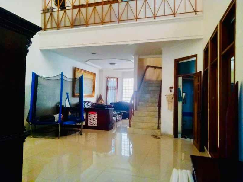 dijual rumah jalan gunung batu