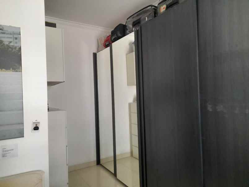 dijual rumah jalan kelapa gading