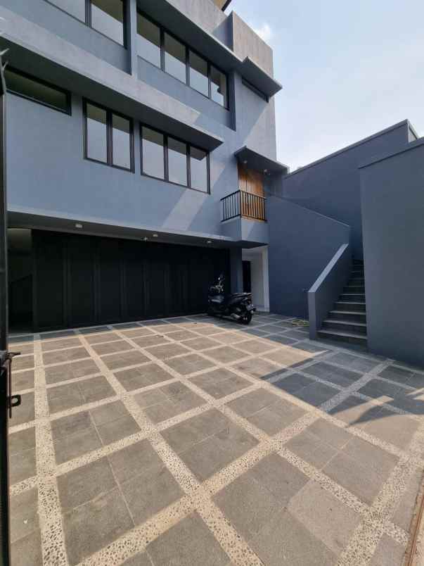 dijual rumah jalan kemang raya