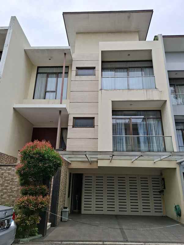 dijual rumah jalan lebak bulus cilandak