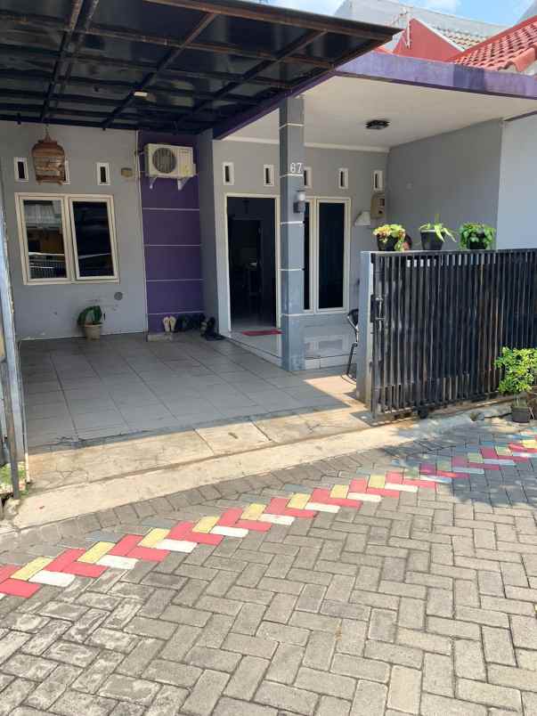 dijual rumah jalan medoho