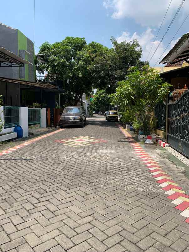 dijual rumah jalan medoho