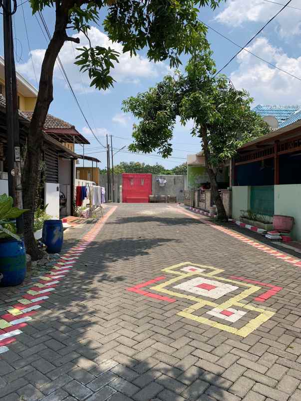 dijual rumah jalan medoho