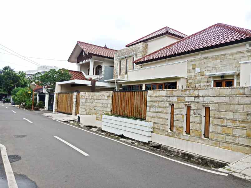 dijual rumah jalan pemuda