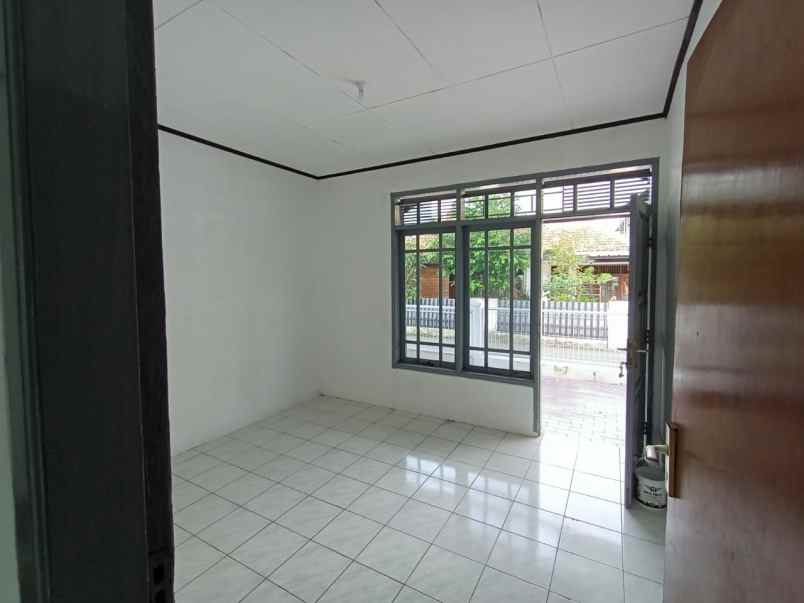 dijual rumah jalan penyu