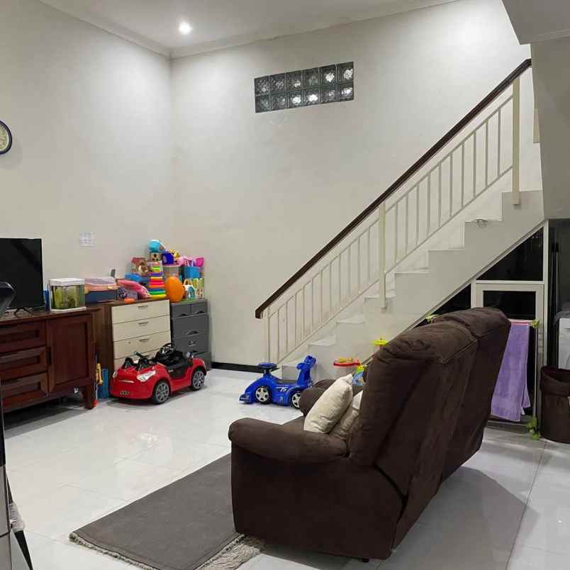 dijual rumah jalan pondok tjandra