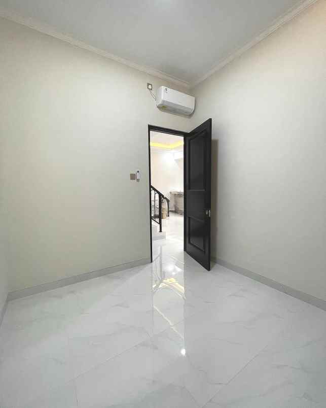 dijual rumah jalan raya ceger pondok aren