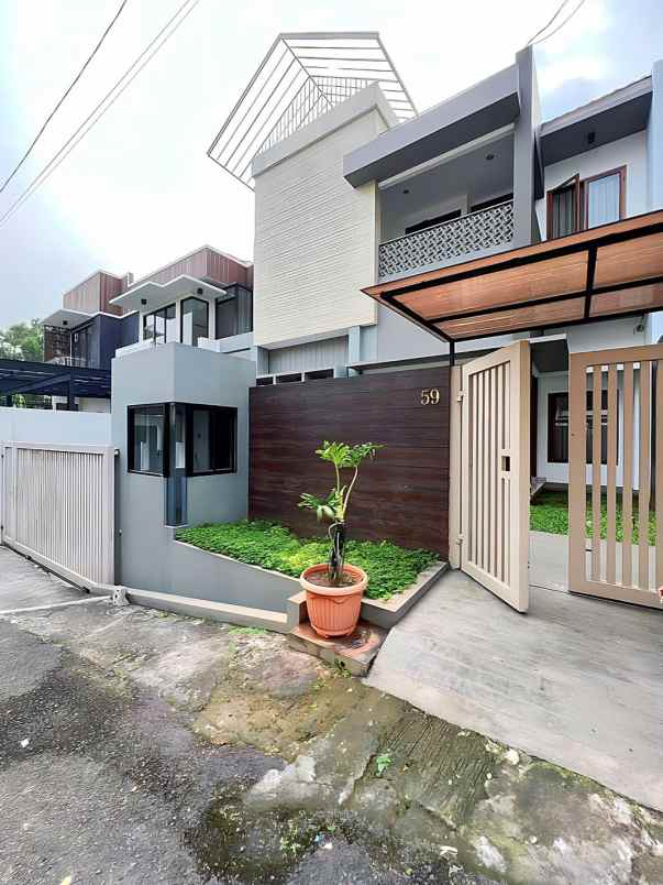 dijual rumah jalan raya lebak bulus