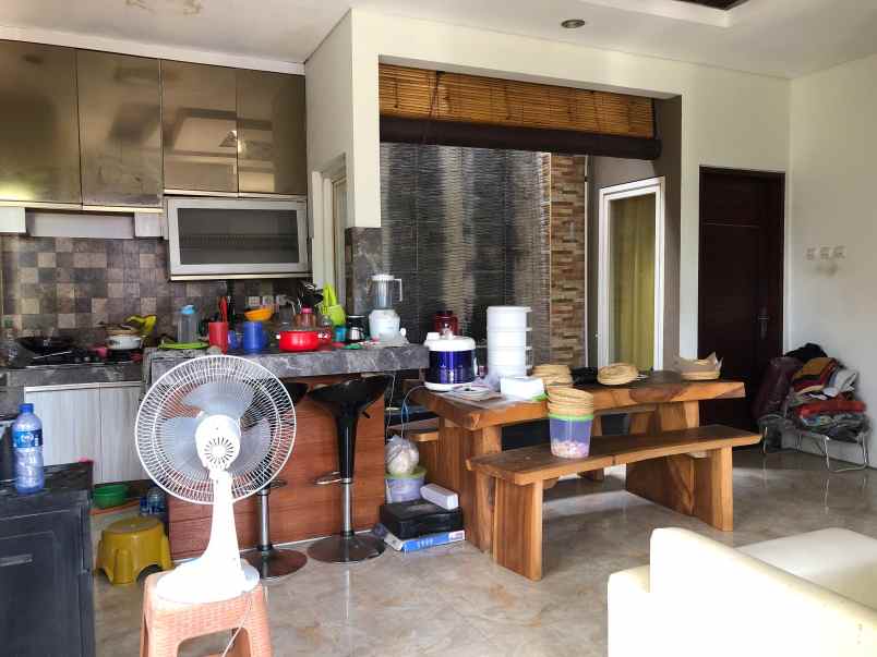 dijual rumah jalan raya muding