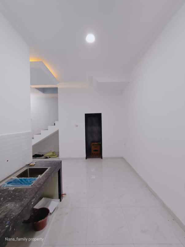 dijual rumah jalan raya pondok aren