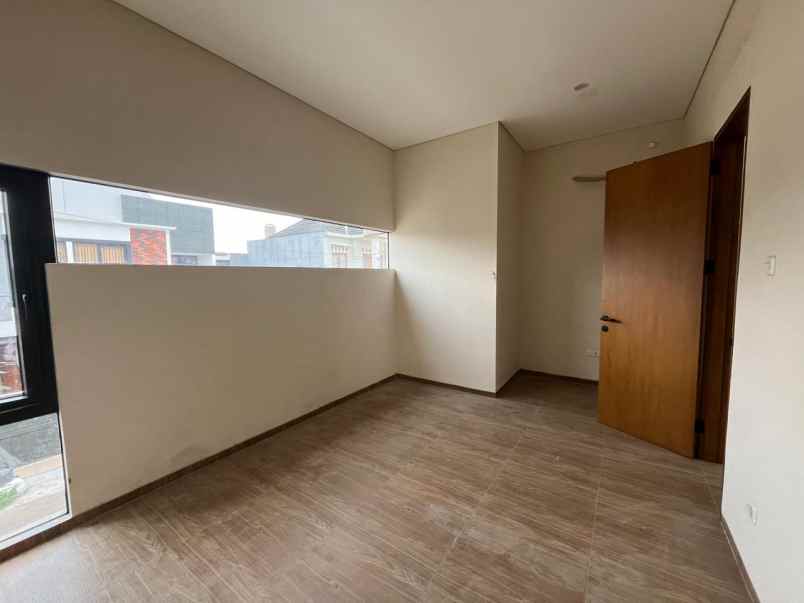 dijual rumah jalan raya pondok cabe dkt