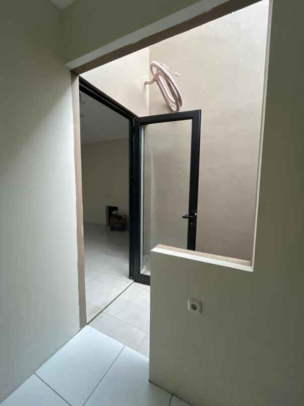 dijual rumah jalan raya pondok cabe dkt