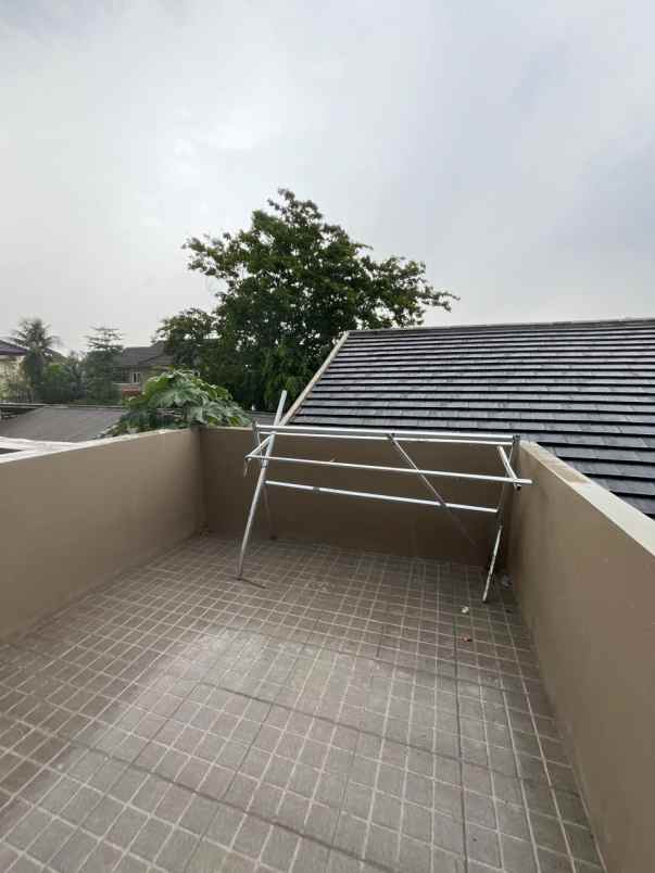 dijual rumah jalan raya pondok cabe dkt