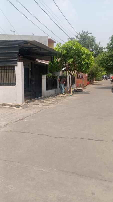 dijual rumah jalan rudal perumnas 3