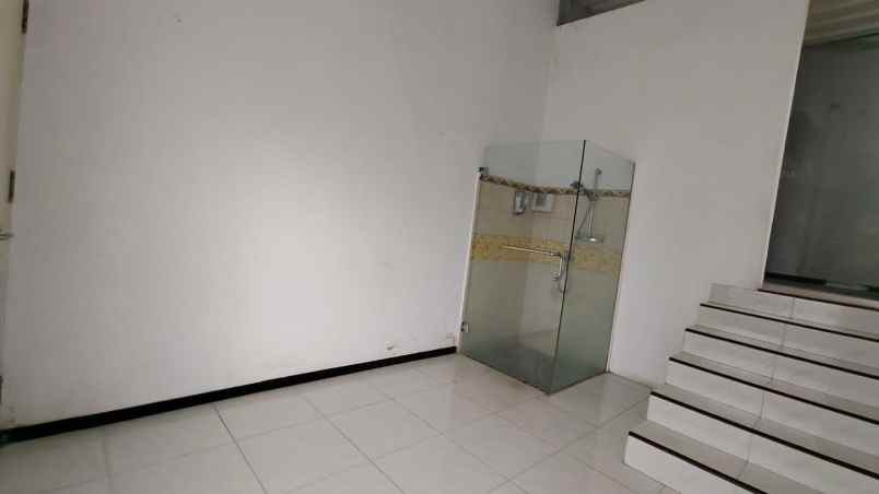 dijual rumah jalan satsui tubun gadang
