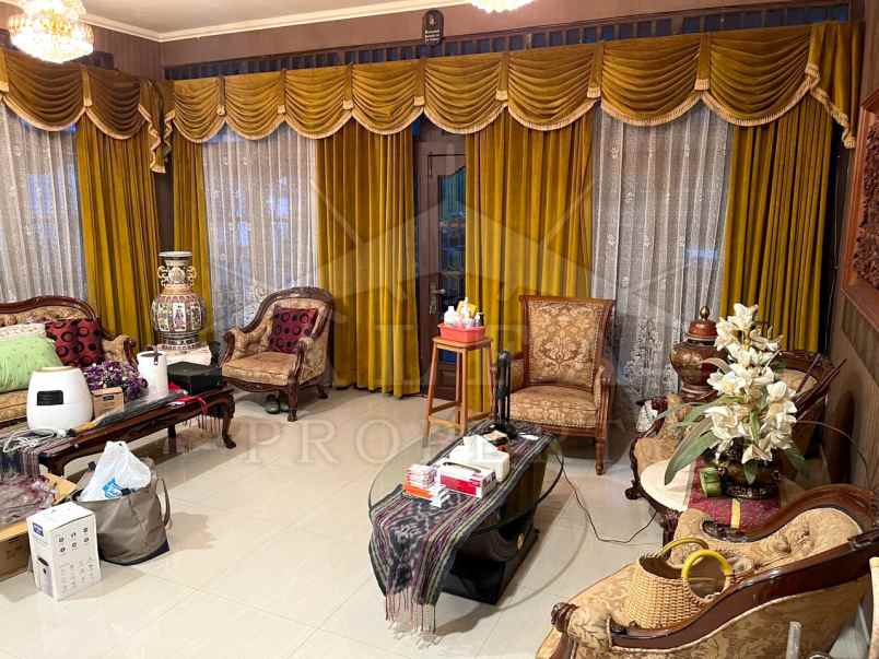 dijual rumah jalan suhada