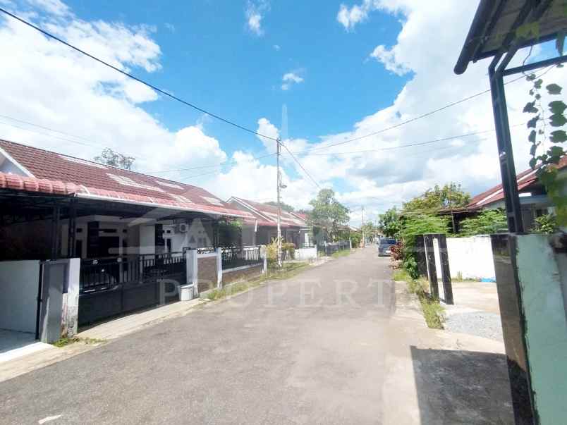 dijual rumah jalan sungai raya dalam