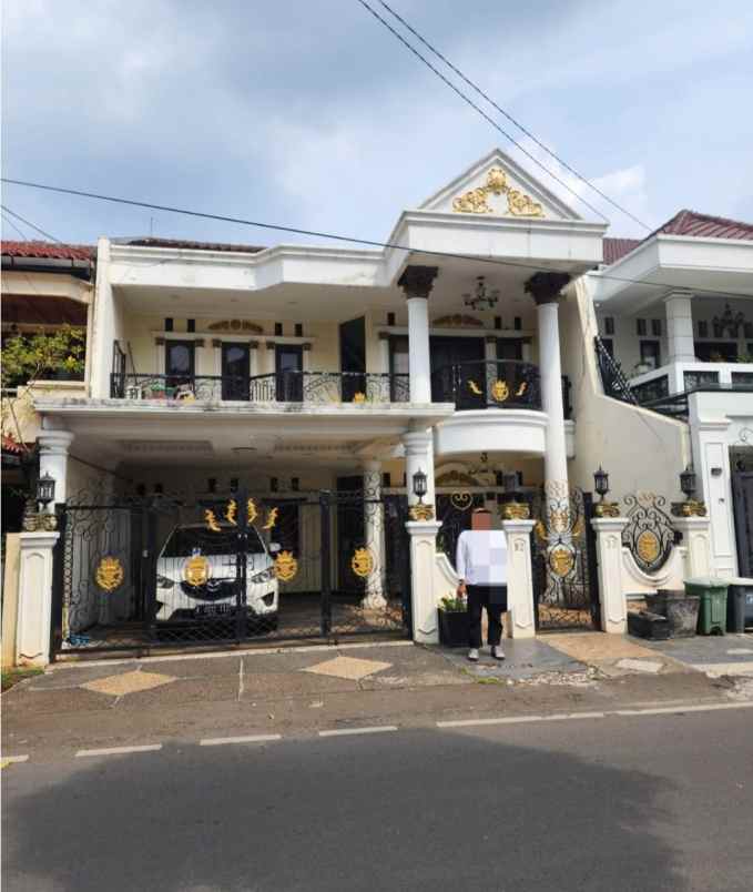 dijual rumah jalan taman malaka utara