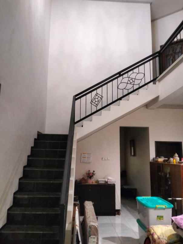 dijual rumah jalan taman pondok indah