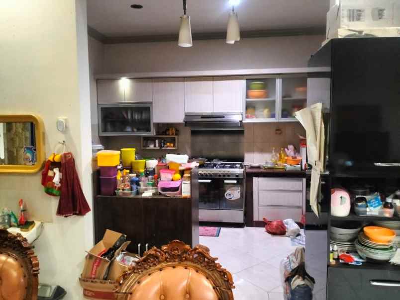 dijual rumah jalan taman pondok indah