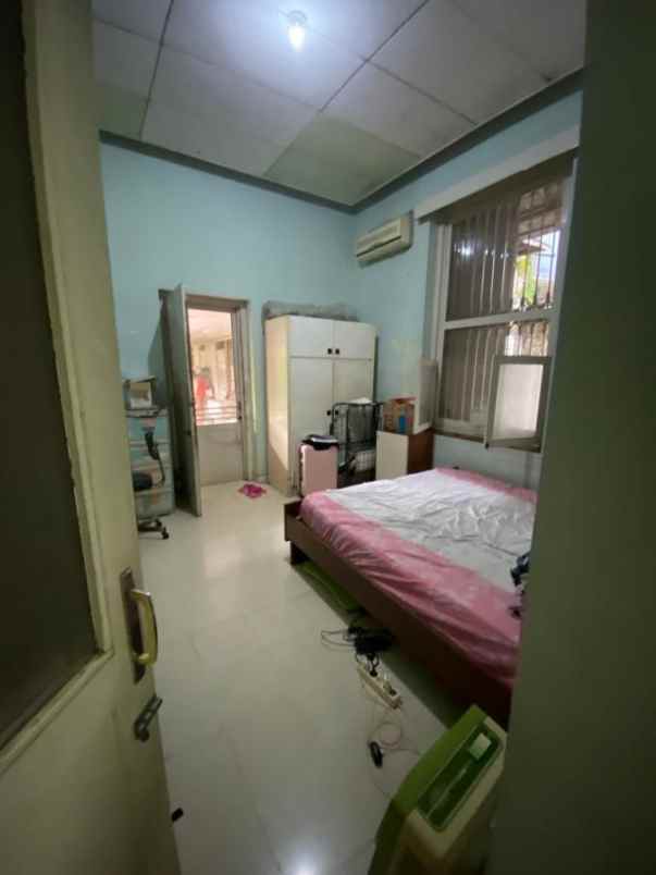 dijual rumah jalan tidar