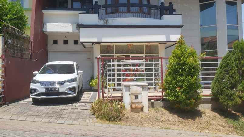 dijual rumah jalan villa sentra raya