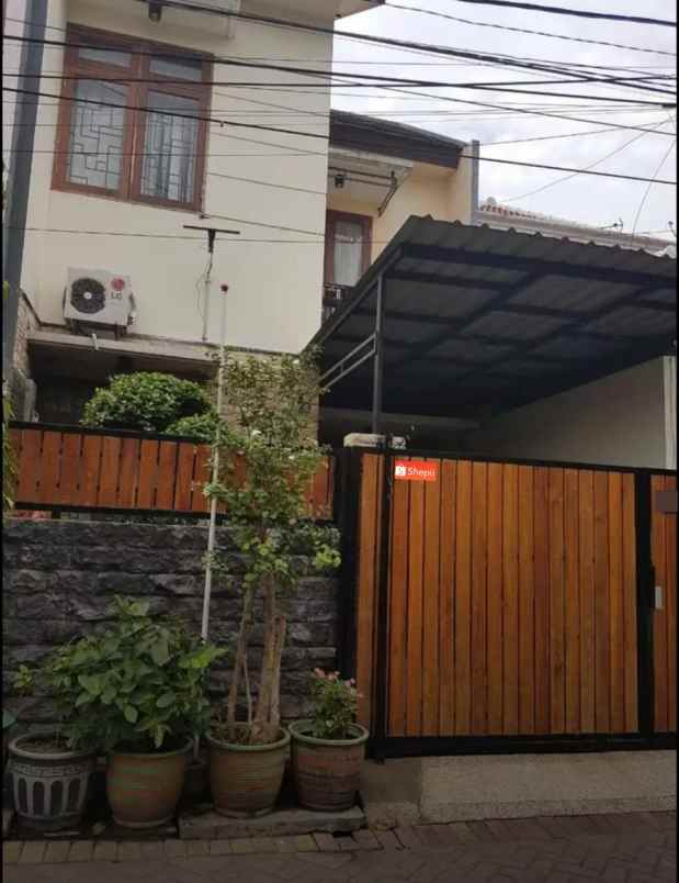 dijual rumah jambangan