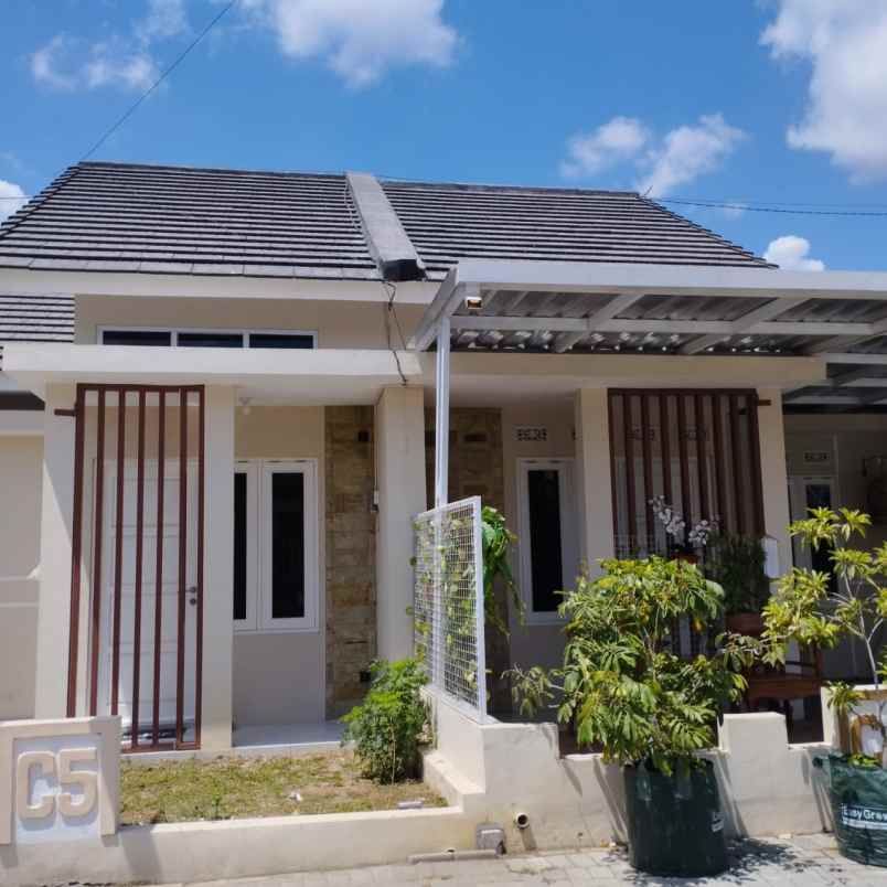 dijual rumah jambidan