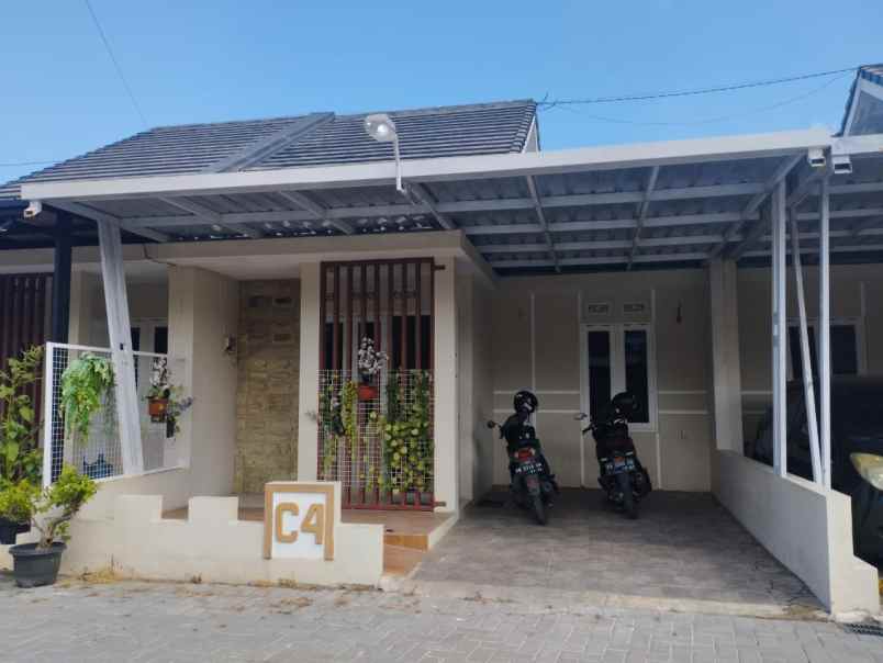 dijual rumah jambidan