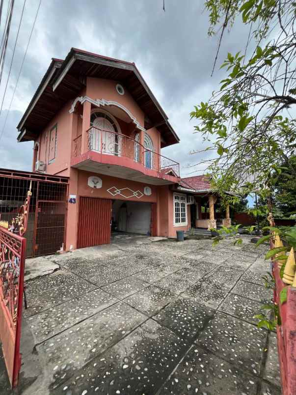 dijual rumah jl arifin ahmad