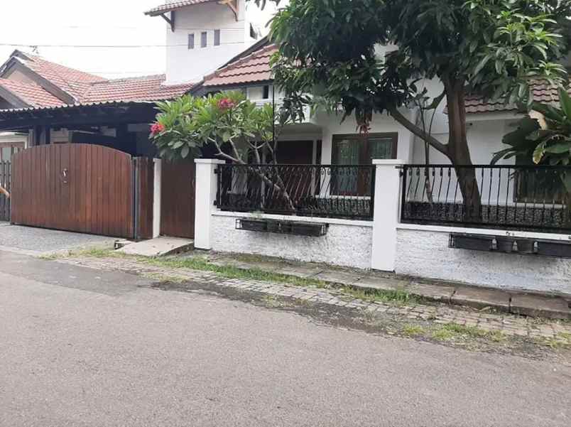 dijual rumah jl baruk utara kedung