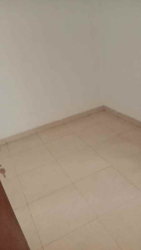 dijual rumah jl benda raya