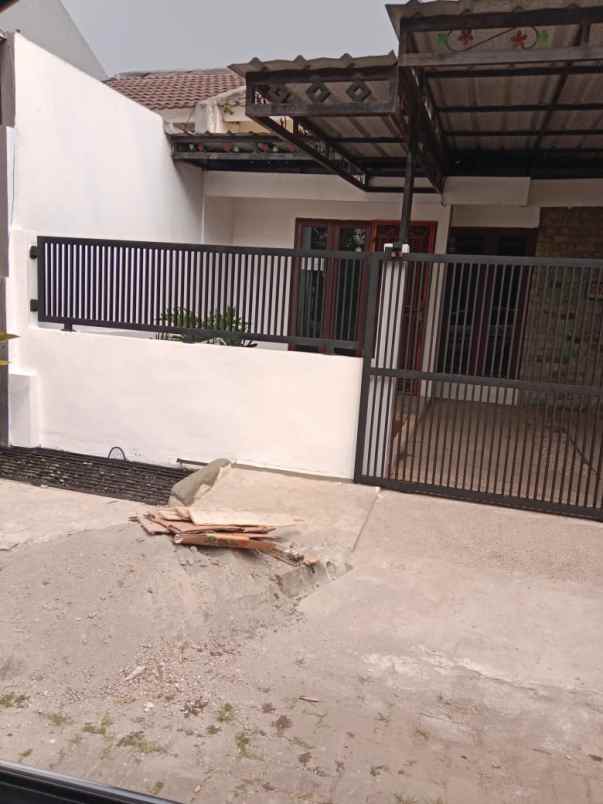 dijual rumah jl benda raya