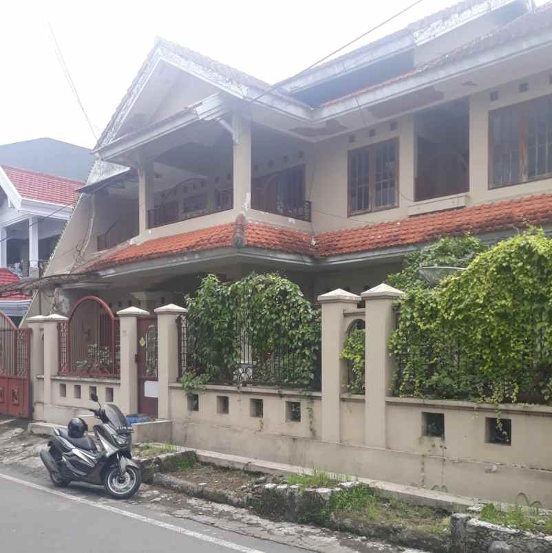 dijual rumah jl bendungan sengguruh