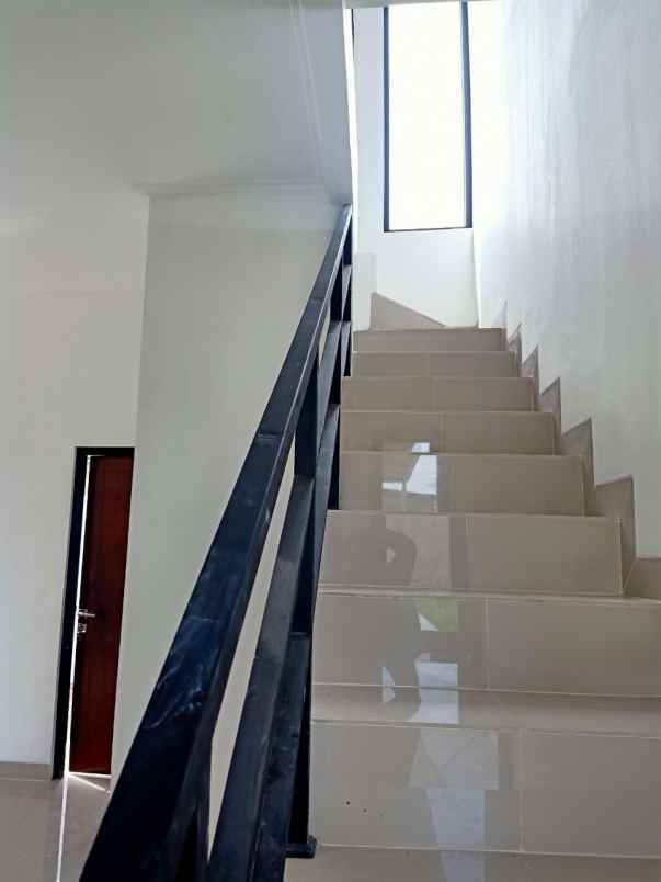 dijual rumah jl bhayangkara bumi