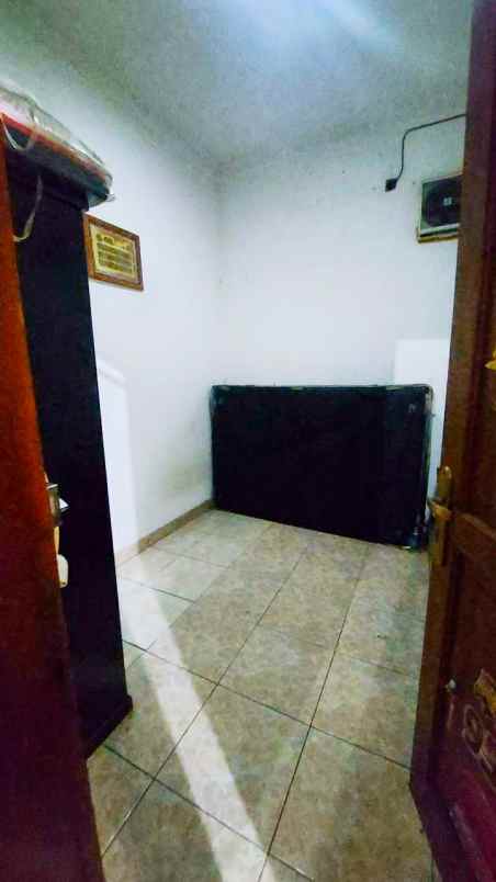 dijual rumah jl buaran duren sawit