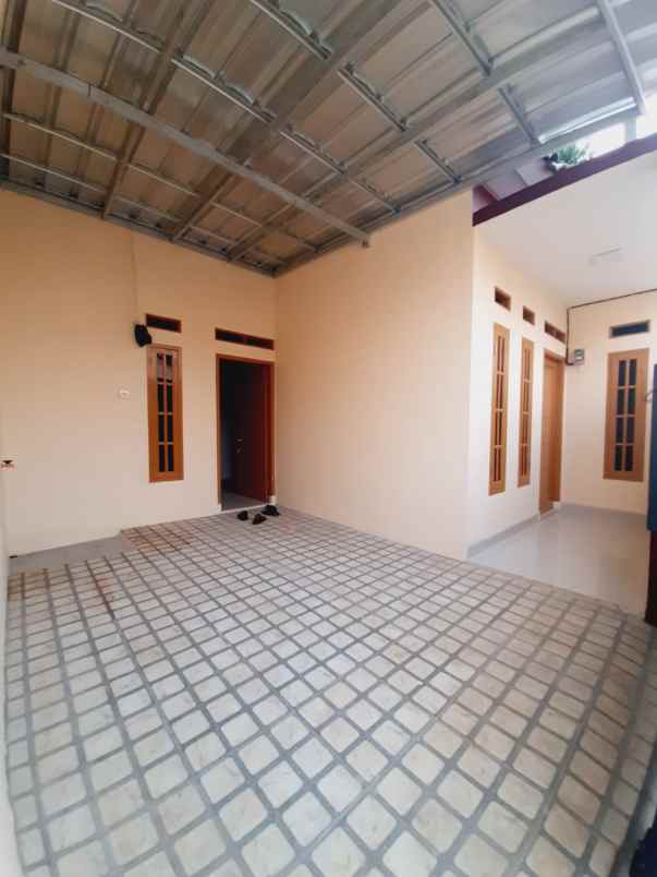 dijual rumah jl gang musollah
