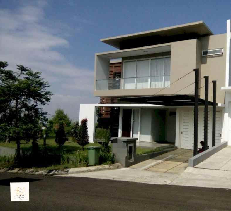 dijual rumah jl green dago ciumbuleuit